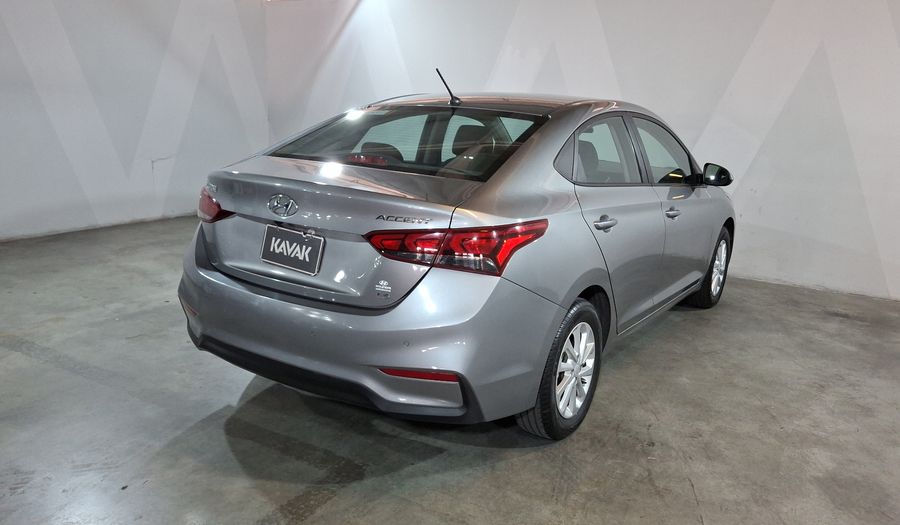 Hyundai Accent 1.6 GL MID AUTO Sedan 2022