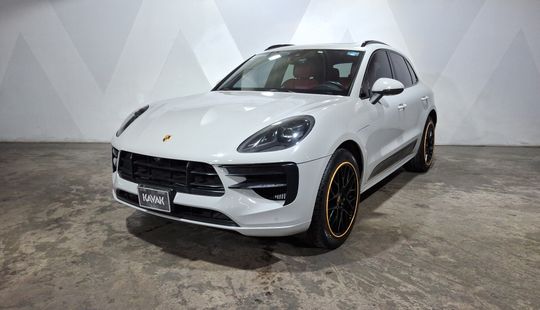 Porsche • Macan