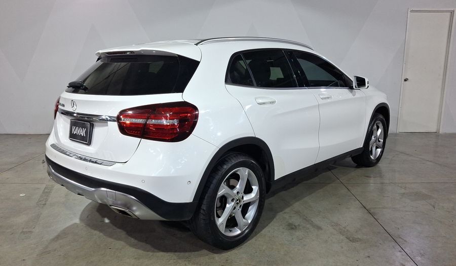 Mercedes Benz Clase Gla 1.6 GLA 200 SPORT DCT Suv 2020
