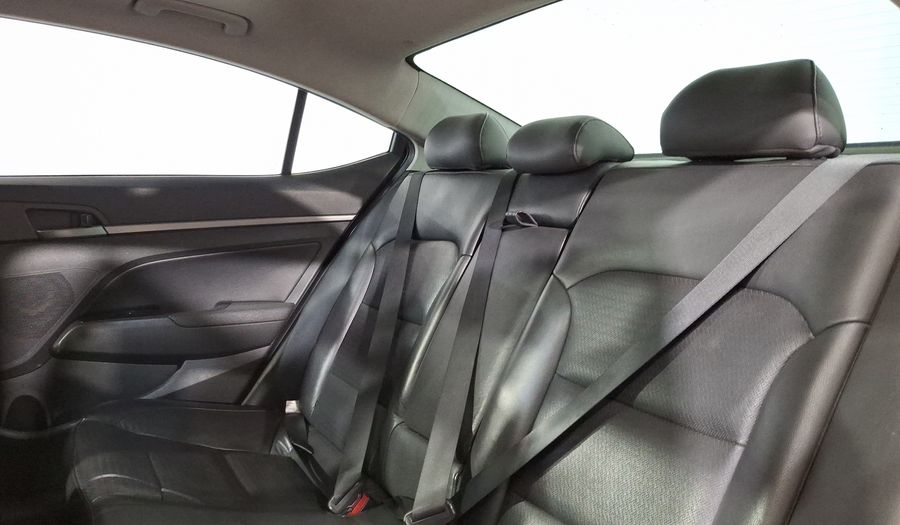 Hyundai Elantra 2.0 LIMITED TECH NAVI AT Sedan 2017