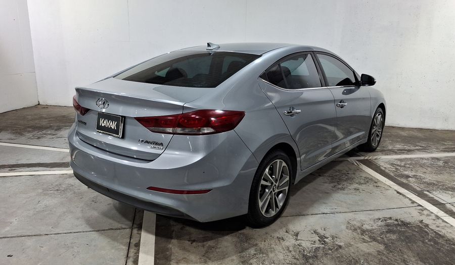Hyundai Elantra 2.0 LIMITED TECH NAVI AT Sedan 2017