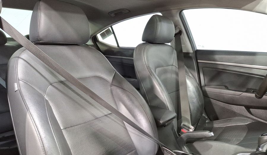 Hyundai Elantra 2.0 LIMITED TECH NAVI AT Sedan 2017