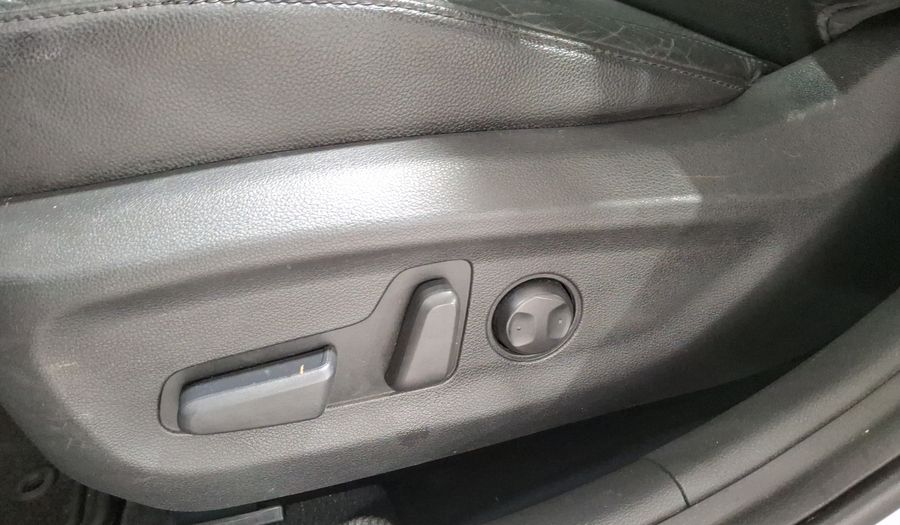 Hyundai Elantra 2.0 LIMITED TECH NAVI AT Sedan 2017