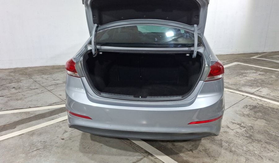 Hyundai Elantra 2.0 LIMITED TECH NAVI AT Sedan 2017