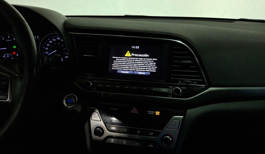 Hyundai Elantra 2.0 LIMITED TECH NAVI AT Sedan 2017