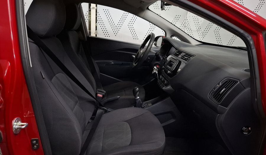 Kia Rio 1.6 LX MT Hatchback 2016