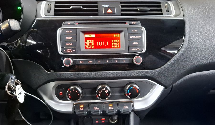 Kia Rio 1.6 LX MT Hatchback 2016