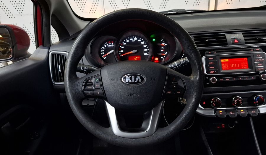 Kia Rio 1.6 LX MT Hatchback 2016