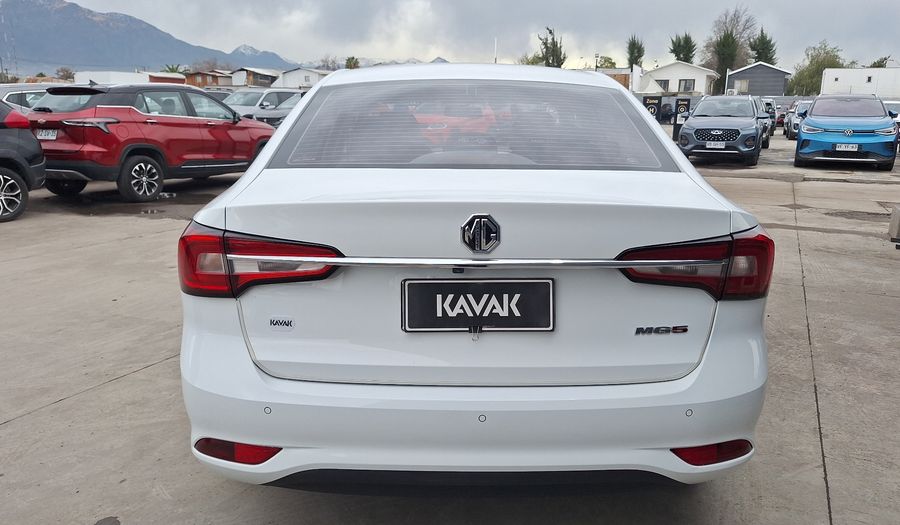 Mg 5 1.5 DLX Sedan 2023