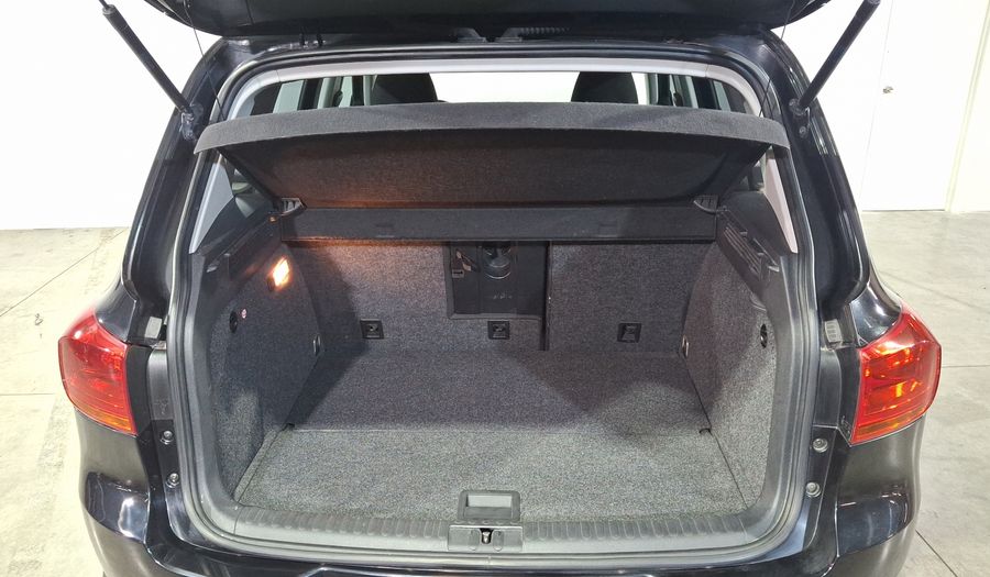 Volkswagen Tiguan 2.0 PAQUETE SPORT & STYLE Suv 2017