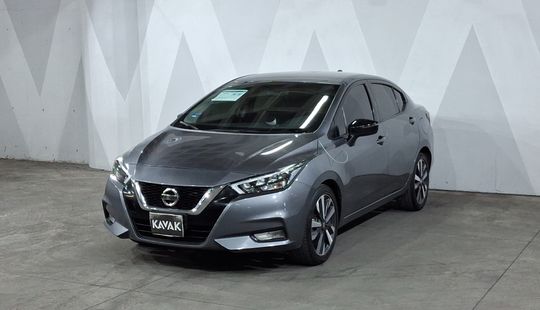Nissan • Versa