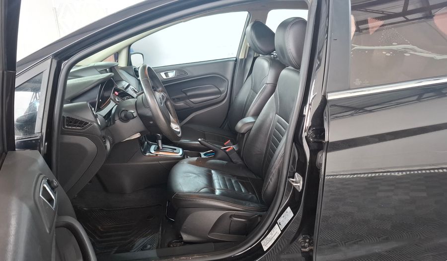 Ford Fiesta Kinetic Design 1.6 TITANIUM POWERSHIFT Hatchback 2014