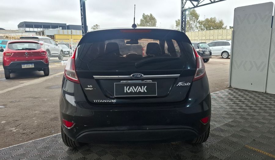 Ford Fiesta Kinetic Design 1.6 TITANIUM POWERSHIFT Hatchback 2014