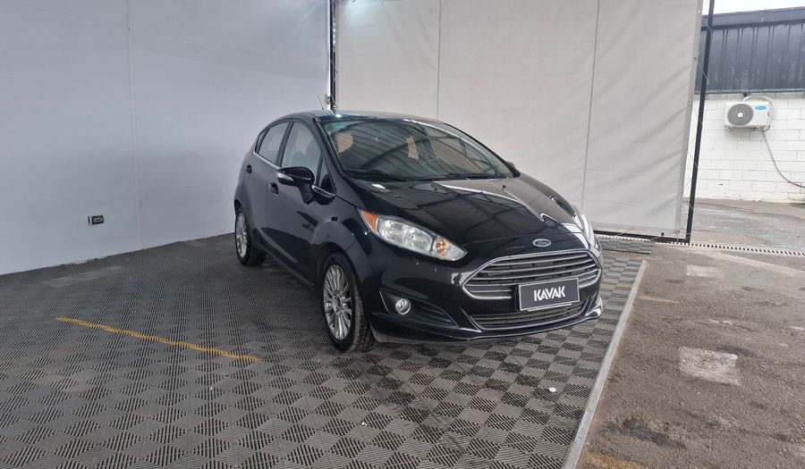 Ford Fiesta Kinetic Design 1.6 TITANIUM POWERSHIFT Hatchback 2014