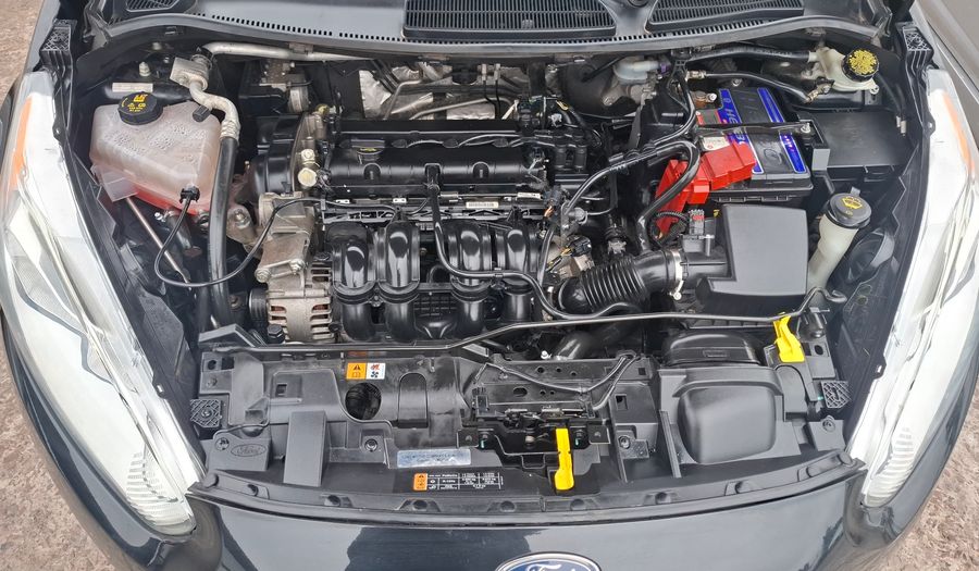 Ford Fiesta Kinetic Design 1.6 TITANIUM POWERSHIFT Hatchback 2014