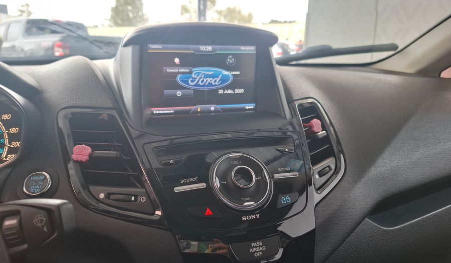 Ford Fiesta Kinetic Design 1.6 TITANIUM POWERSHIFT Hatchback 2014