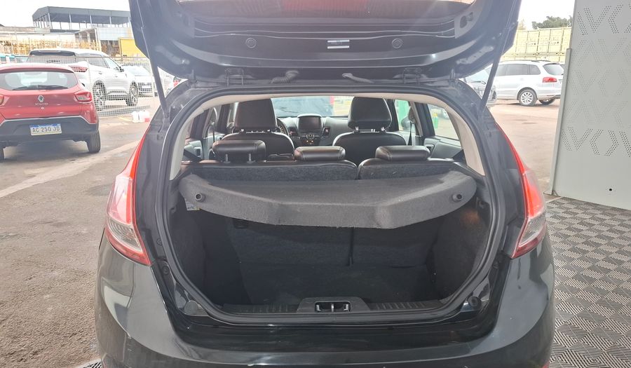Ford Fiesta Kinetic Design 1.6 TITANIUM POWERSHIFT Hatchback 2014
