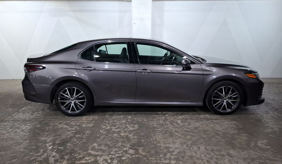 Toyota Camry 2.5 HEV XLE AUTO Sedan 2022