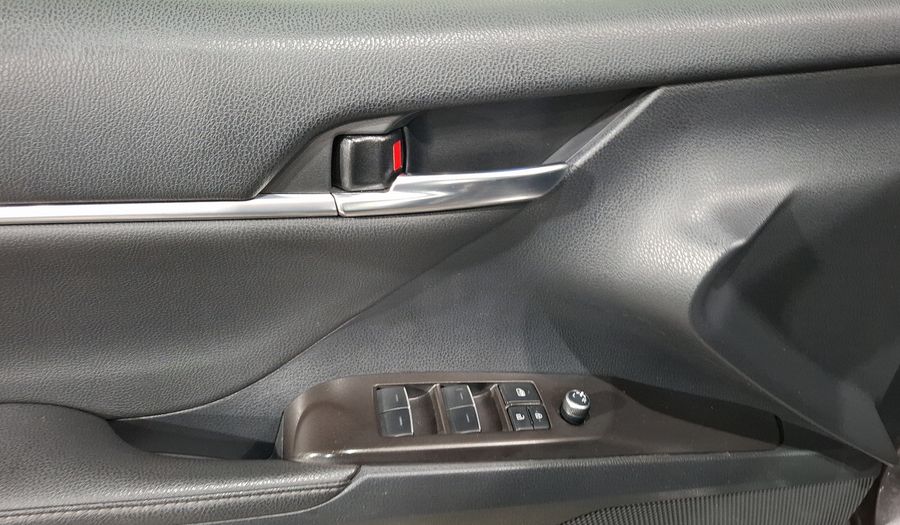 Toyota Camry 2.5 HEV XLE AUTO Sedan 2022