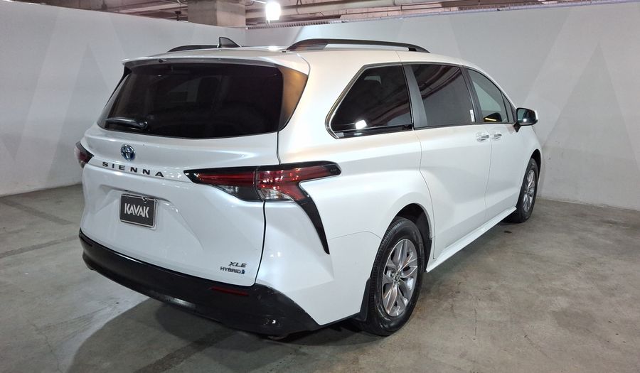 Toyota Sienna 2.5 HEV XLE AUTO Minivan 2022
