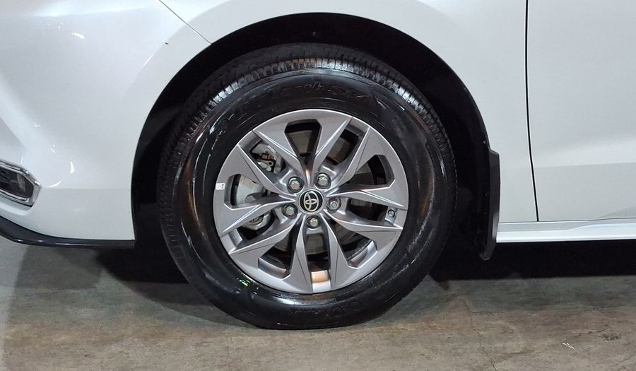 Toyota Sienna 2.5 HEV XLE AUTO Minivan 2022