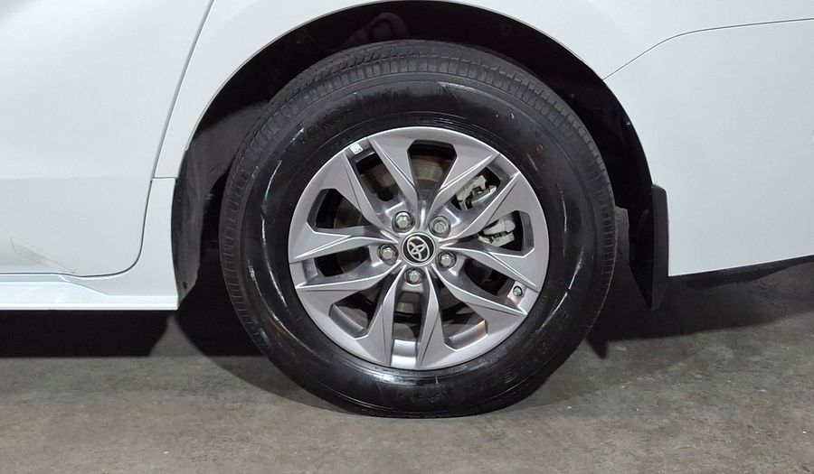 Toyota Sienna 2.5 HEV XLE AUTO Minivan 2022