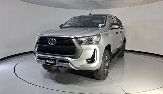 Toyota • Hilux
