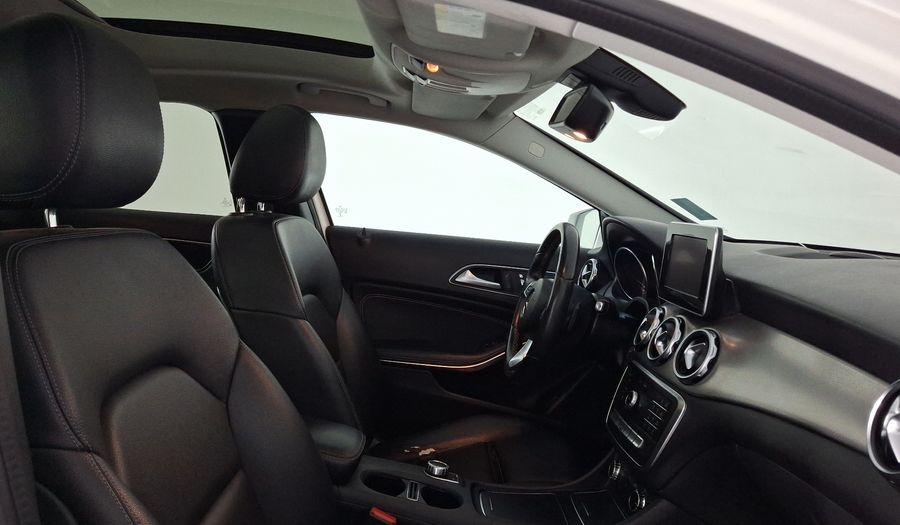 Mercedes Benz Clase Gla 1.6 GLA 200 SPORT DCT Suv 2019