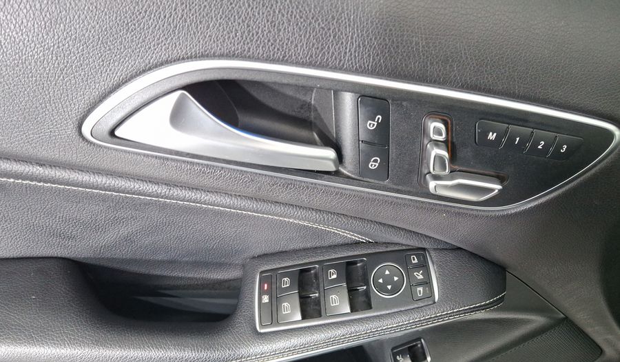 Mercedes Benz Clase Gla 1.6 GLA 200 SPORT DCT Suv 2019