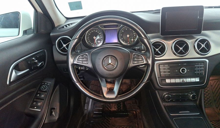 Mercedes Benz Clase Gla 1.6 GLA 200 SPORT DCT Suv 2019