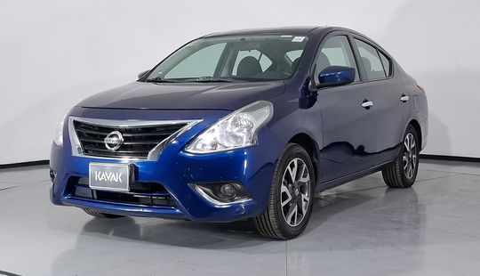 Nissan • Versa