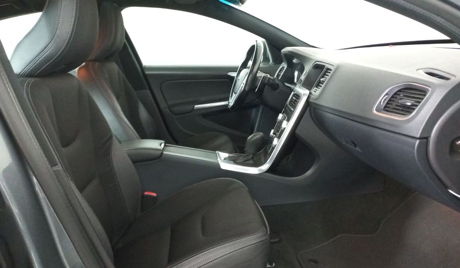 Volvo S60 2.0 SPORT T4 Sedan 2016