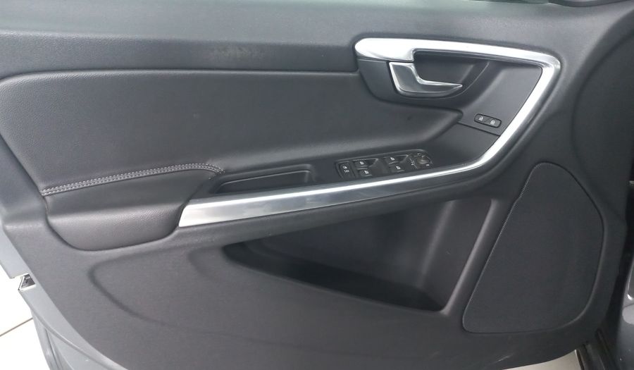 Volvo S60 2.0 SPORT T4 Sedan 2016