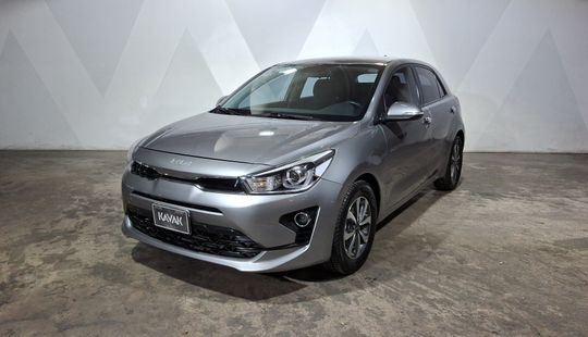 2023 • 58,444 km • Automático