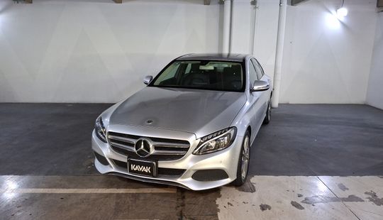 Mercedes Benz • Clase C