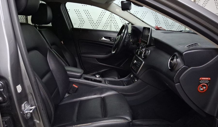 Mercedes Benz Clase Gla 1.6 GLA 200 DCT Suv 2019