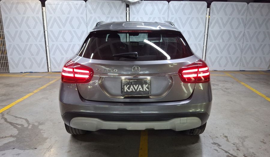 Mercedes Benz Clase Gla 1.6 GLA 200 DCT Suv 2019