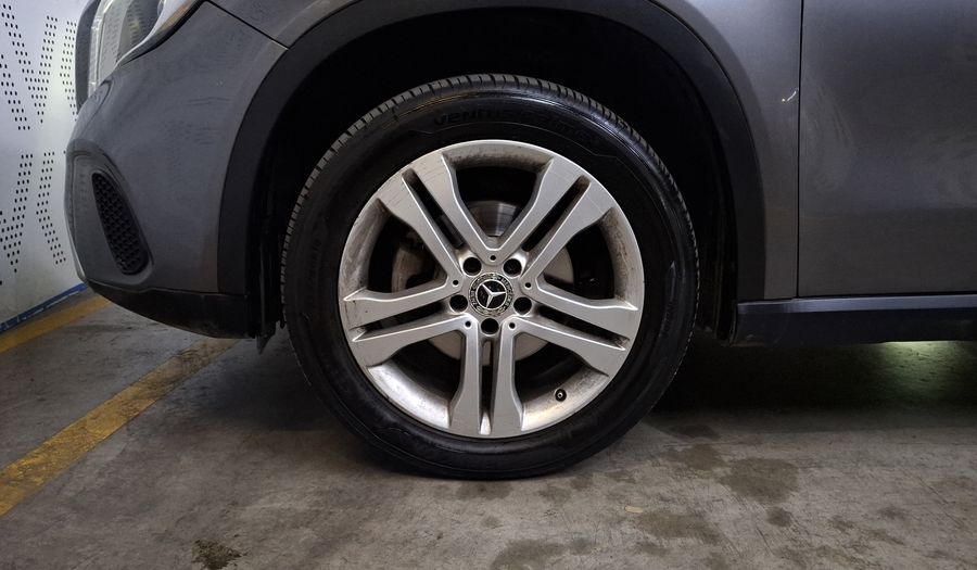 Mercedes Benz Clase Gla 1.6 GLA 200 DCT Suv 2019