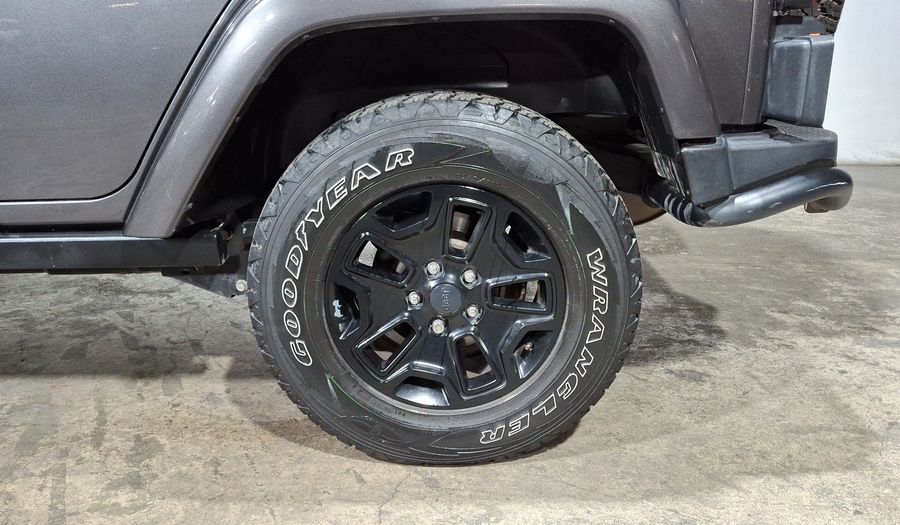 Jeep Wrangler 3.6 UNLIMITED SAHARA BACKCOUNTRY 4X4 ATX Suv 2016