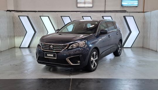Peugeot • 5008