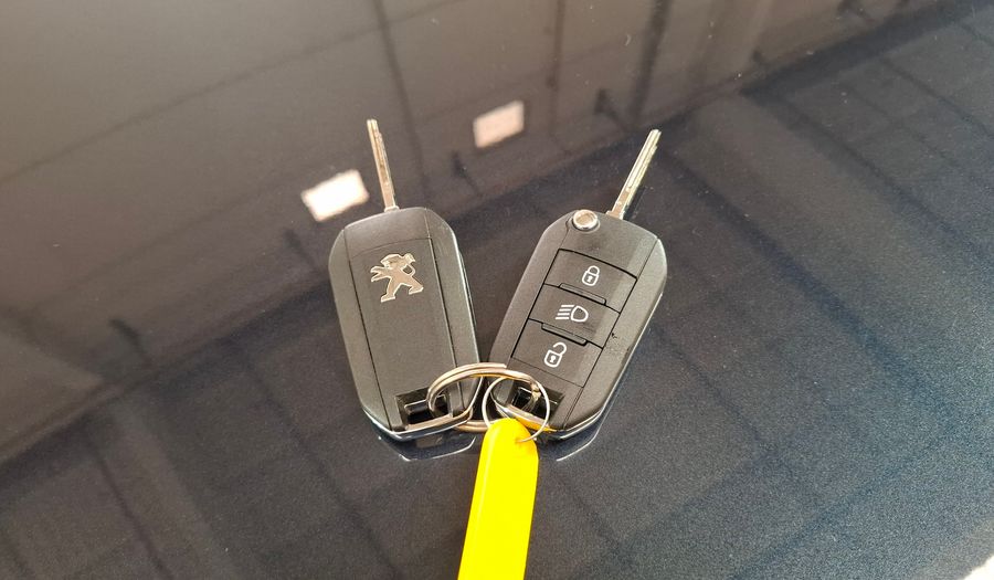 Peugeot 5008 1.6 ALLURE TIPTRONIC Minivan 2018