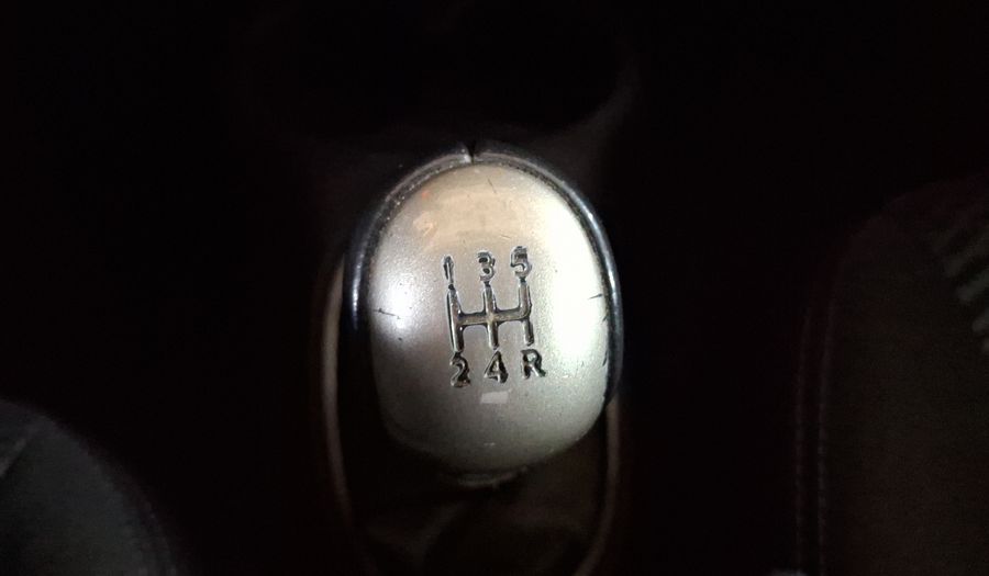 Nissan March 1.6 MARCH SR NAVI MT Hatchback 2015