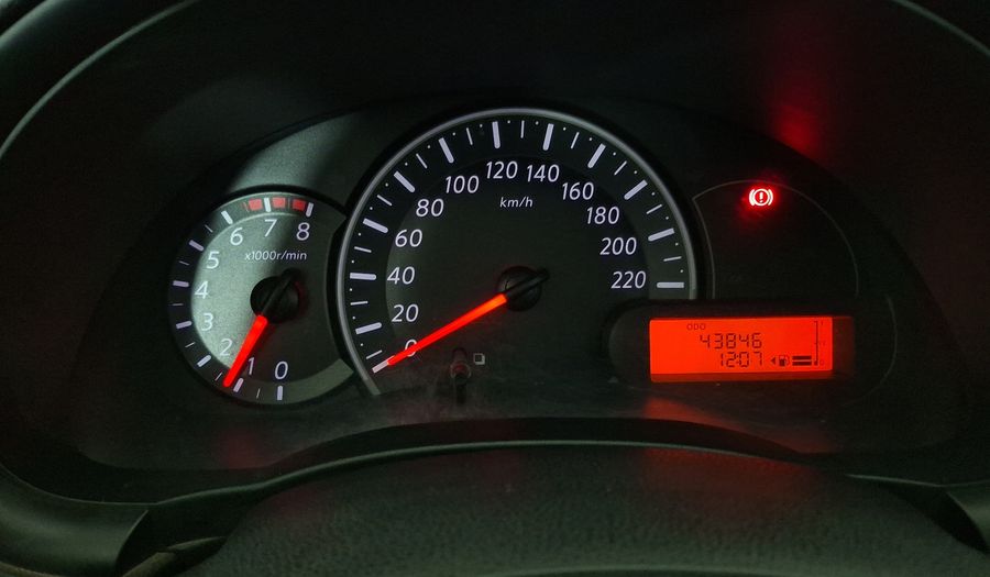 Nissan March 1.6 ACTIVE Hatchback 2015