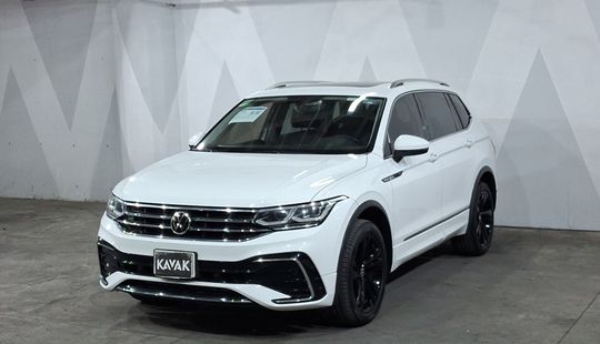 Volkswagen • Tiguan