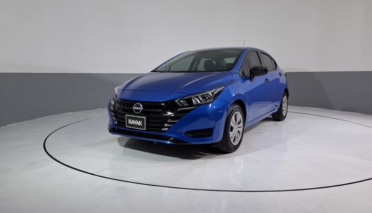 Nissan • Versa