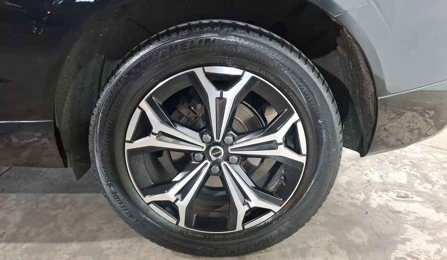 Volvo Xc60 2.0 B5 MHEV MOMENTUM AUTO AWD Suv 2022