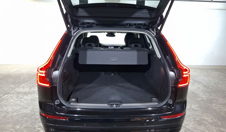 Volvo Xc60 2.0 B5 MHEV MOMENTUM AUTO AWD Suv 2022