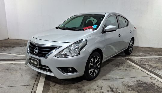Nissan • Versa