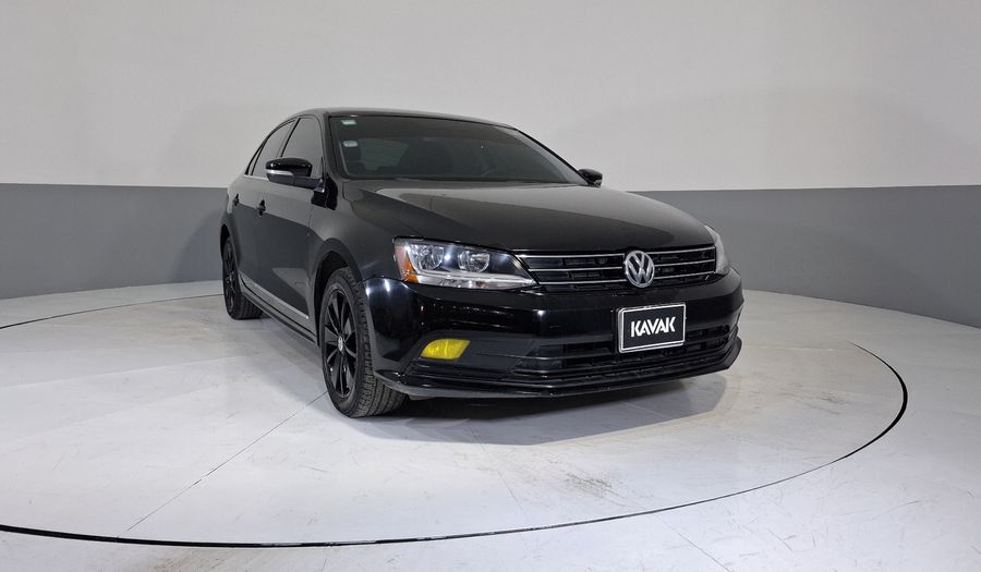Volkswagen Jetta 2.5 COMFORTLINE MT BOLSAS AIRE DEL. Sedan 2017