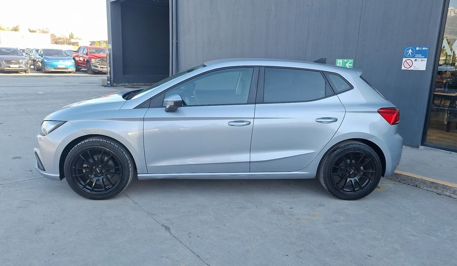 Seat Ibiza 1.6 110 HP AUTO STYLE Hatchback 2022